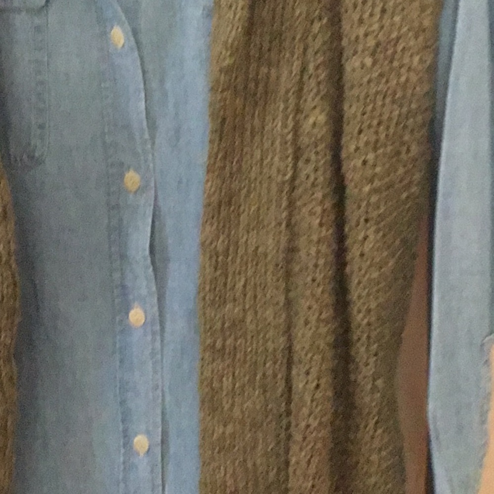 Knit of linen sweater vest. $35 - Picture 5 of 5